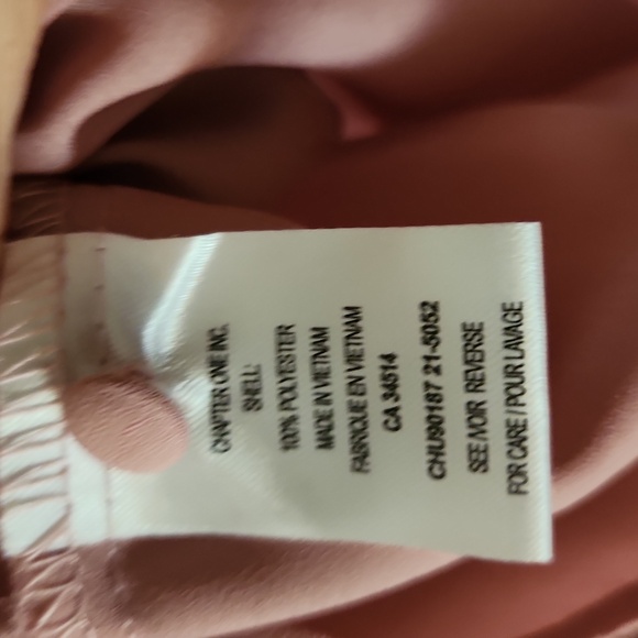 Womens l/s blouse,3 button front, button each sleeve w/ruffle. - Picture 6 of 6